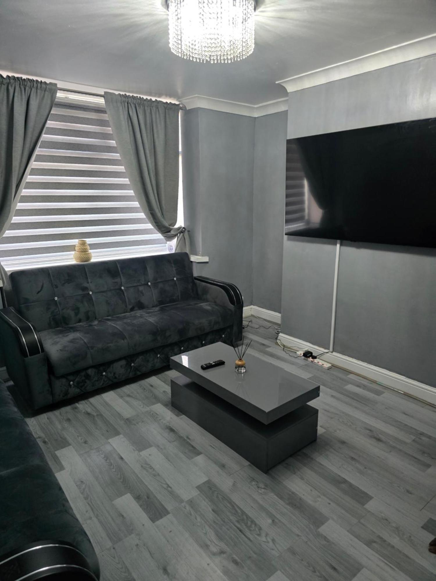 Manchester - House - Sleeps 6 - Parking - Garden Экстерьер фото